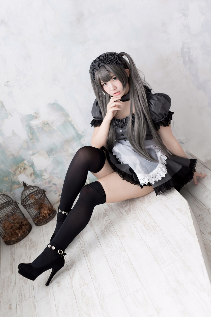 Rabbit play pictorial - black maid(62)